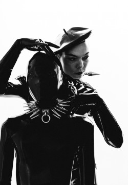 AKASH French Dominatrix - Escort dominatrixes Berlin 1