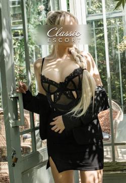 Sina - Escort ladies Wiesbaden 1