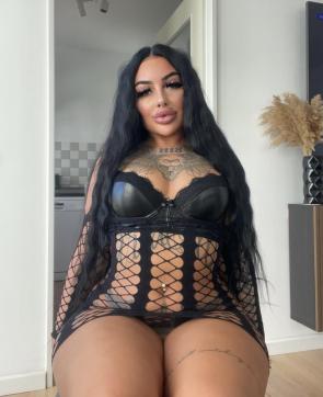 Lady Tyra - Escort dominatrix Hamburg 2