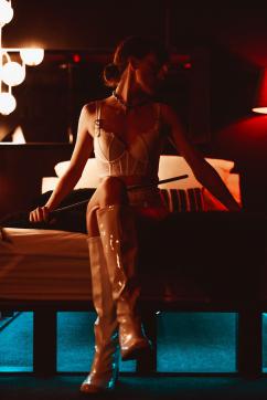 Mistress Sade - Escort dominatrix Berlin 12