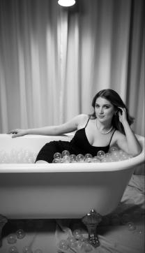 Darina VIP Escort - Escort lady Paris 18