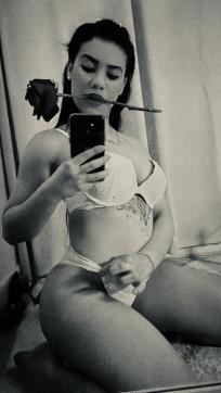 La courtisane Melinda - Escort lady Chambéry 10