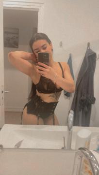 La courtisane Melinda - Escort lady Chambéry 12