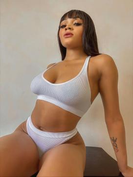 Laregina - Escort lady Dubai 2