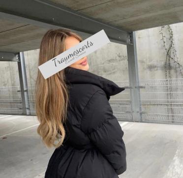 Ariana - Escort lady Hamburg 8