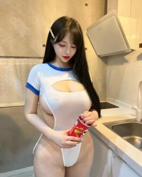 Risa - Escort lady Tokio 5