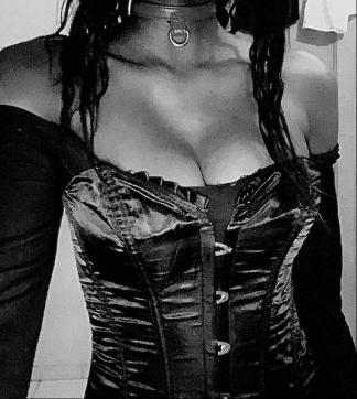 Madame Eclipse - Escort dominatrix Dakar 4