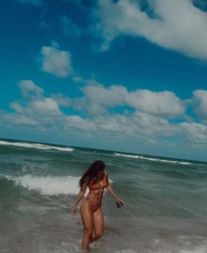 ANNA FIT GIRL - Escort lady Kuala Lumpur 4