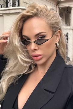 holika - Escort lady London 2