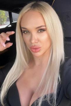 holika - Escort lady London 5