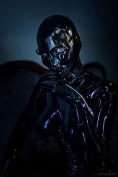 Miss Isocyanat - Escort bizarre lady Berlin 3