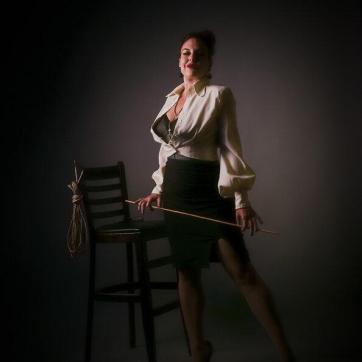 Fräulein Angelina - Escort dominatrix Berlin 6