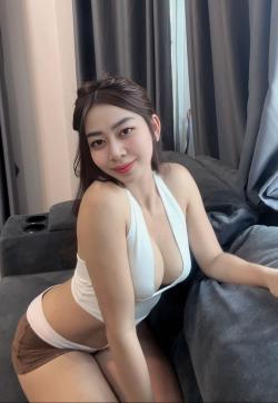 Della - Escort ladies Denpasar 1