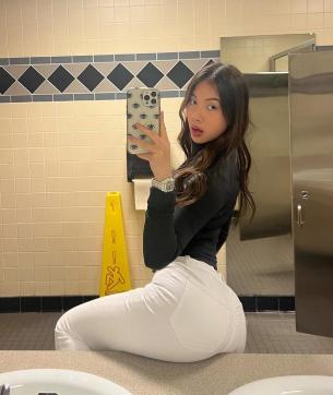 Kimly - Escort lady Abu Dhabi 9