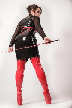 Lady Louisa von Luxe - Escort dominatrix Düsseldorf 2