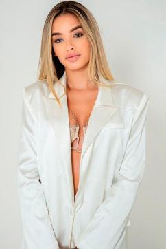 Isinya - Escort lady London 4