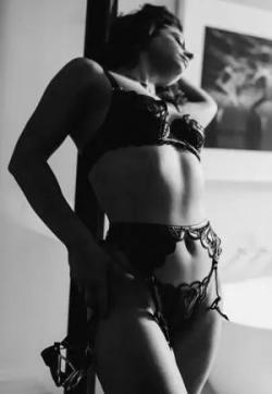 Mimi Escortss - Escort ladies London 1