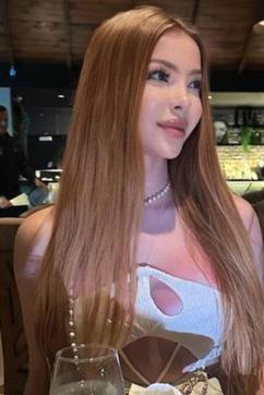 Revlon - Escort lady London 3