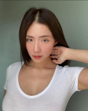 Arina - Escort lady Denpasar 2