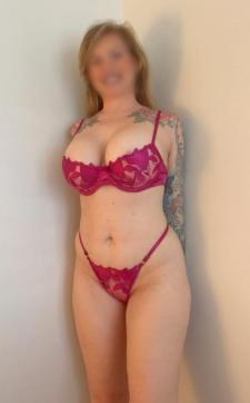 Victoria West - Escort lady Canberra 3