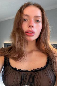 Travia - Escort lady London 2