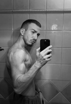 ItalianInParis - Escort gays Paris 1