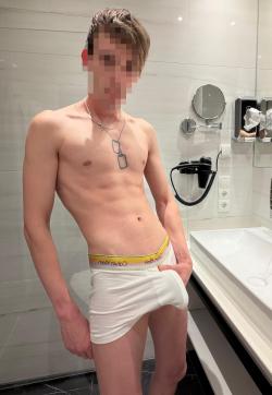 Eric - Escort gays Berlin 1 Eric - Escort gays Berlin 1
