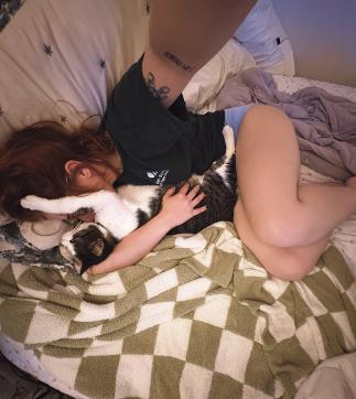 Thiccameron - Escort female slave / maid Cobourg 3