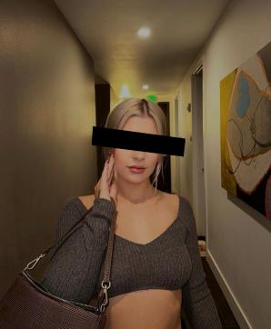 Emily - Escort lady Hamburg 7