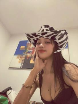 Erika - Escort lady Jakarta 3