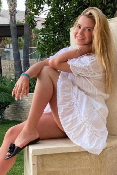 Aloya - Escort lady London 2