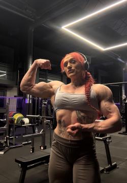 Lady Minihulk - Escort dominatrixes Cologne 1