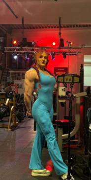 Lady Minihulk - Escort dominatrix Cologne 2