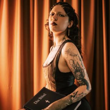 Anais Domar - Escort dominatrix Berlin 3