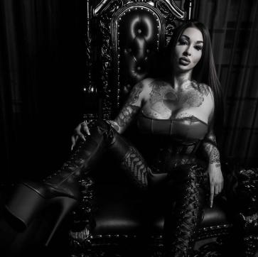 Dirty Snowwhite - Escort bizarre lady Berlin 10
