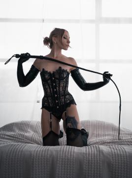 Sasha Bathory - Escort dominatrix Cologne 2