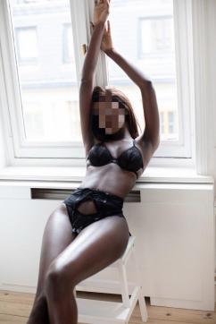 LOUNA - Escort lady Abidjan 4