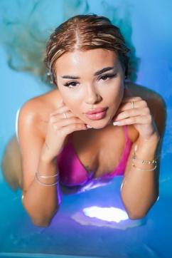 Rowan - Escort lady London 2