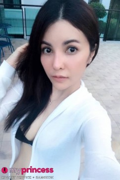 Karis - Escort lady Bangkok 2