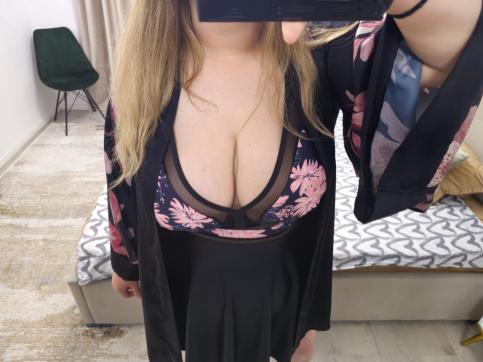 Roxana Popescu - Escort lady Bucharest 7