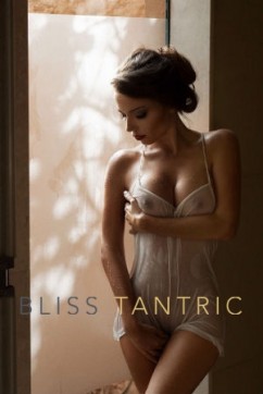 Pietra - Escort lady London 2